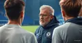 Joe Cole naléhá na Chelsea, aby angažovali veterány Lewandowskiho & Stonese