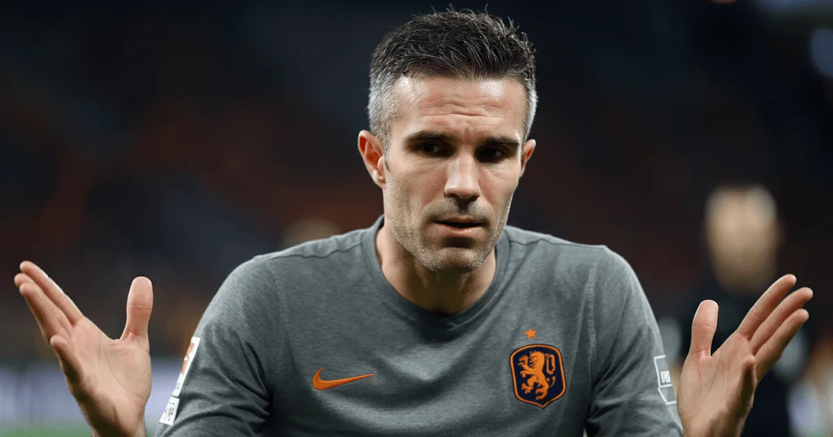 Robin van Persie zuří: Rozhodčí nechrání hráče, VAR je k smíchu!